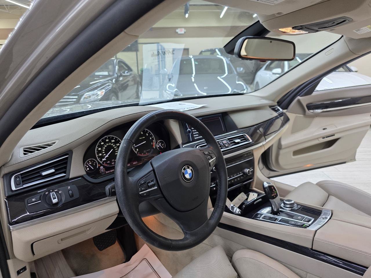 Used 2011 BMW 750Li xDrive AWD/4WD image 18