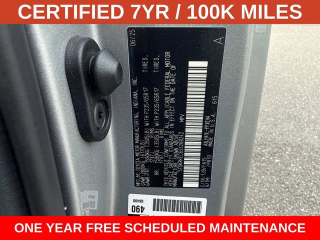 Used 2025 Toyota Sienna LE FWD image 29