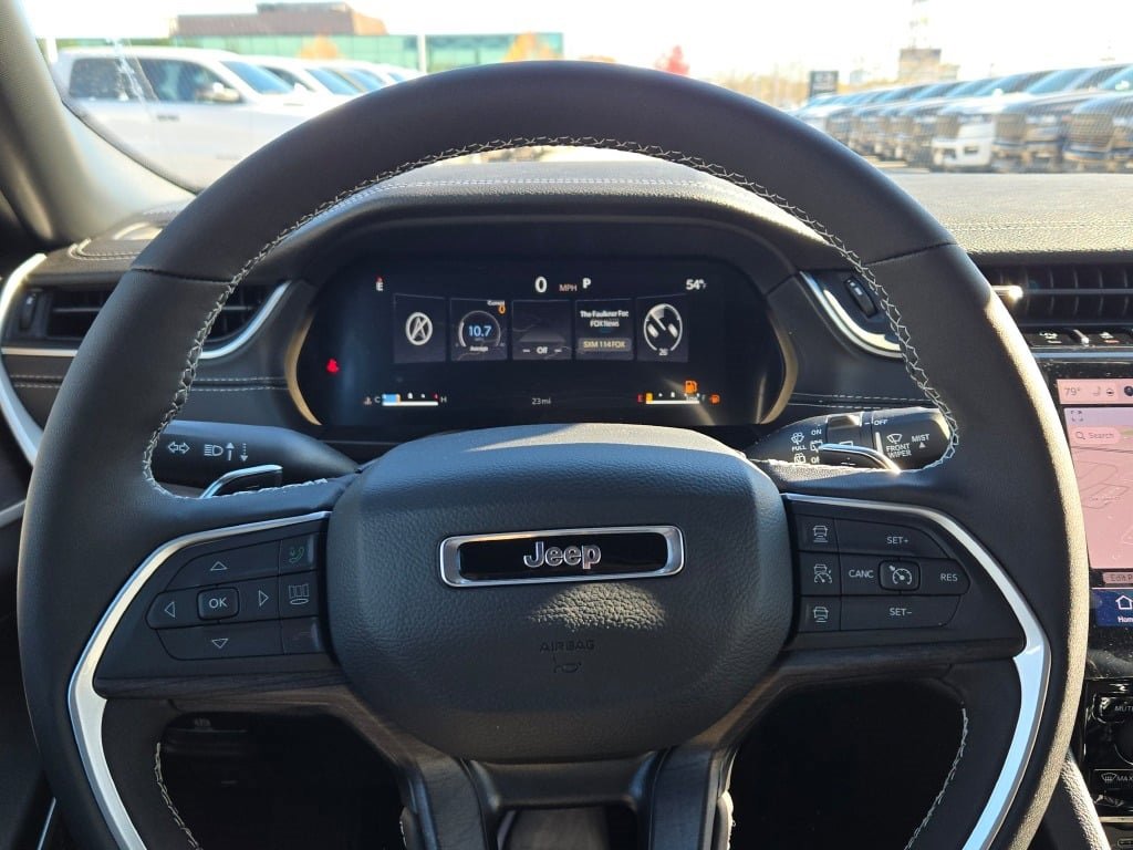 New 2025 Jeep Grand Cherokee Limited w/ Luxury Tech Group II image 35