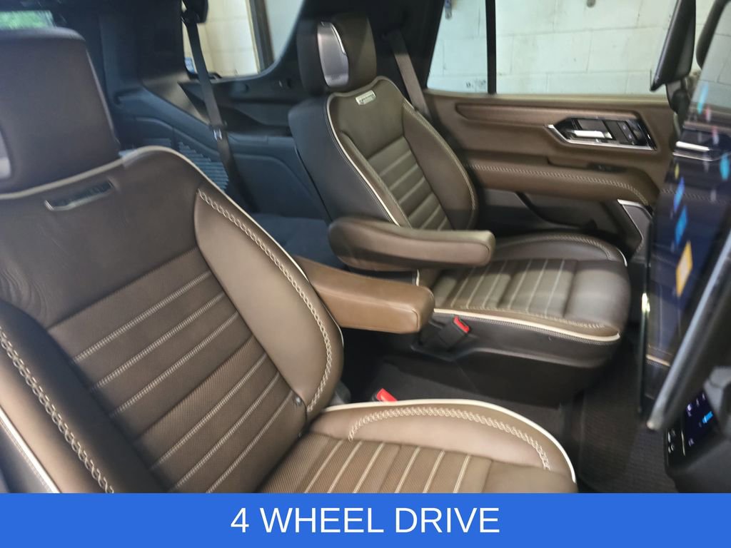 Used 2025 GMC Yukon Denali Ultimate AWD/4WD image 11