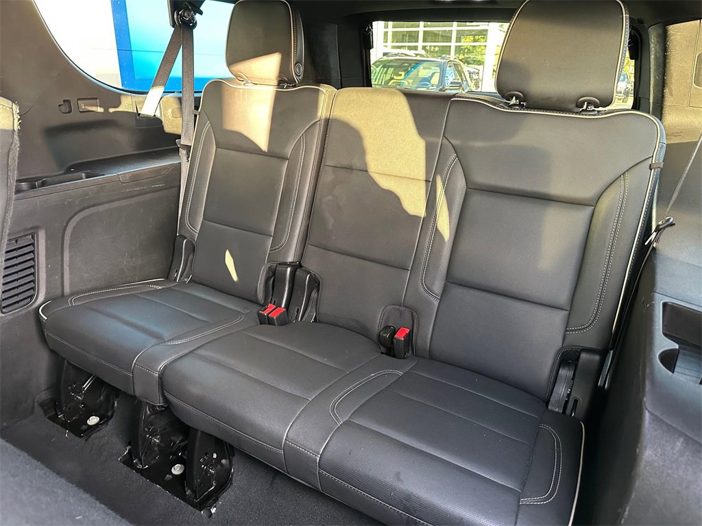 Used 2024 Chevrolet Suburban Premier image 17