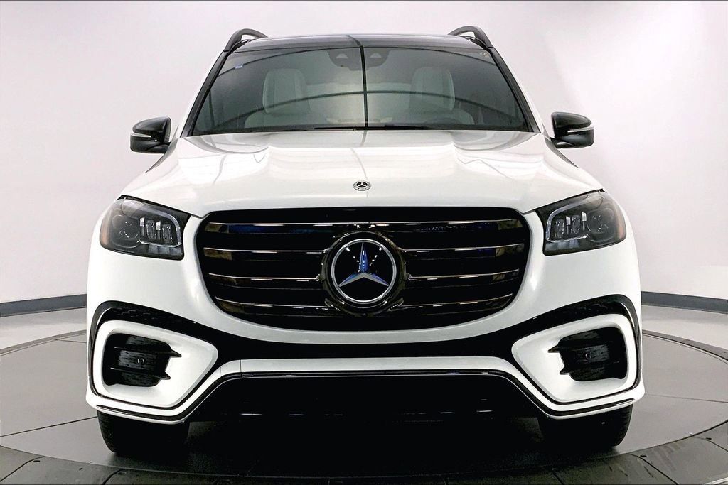 Used 2024 Mercedes-Benz GLS 450 4MATIC image 2