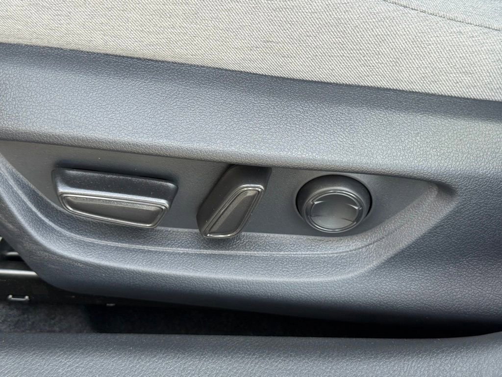 Used 2026 Toyota Camry LE w/ Convenience Package image 18