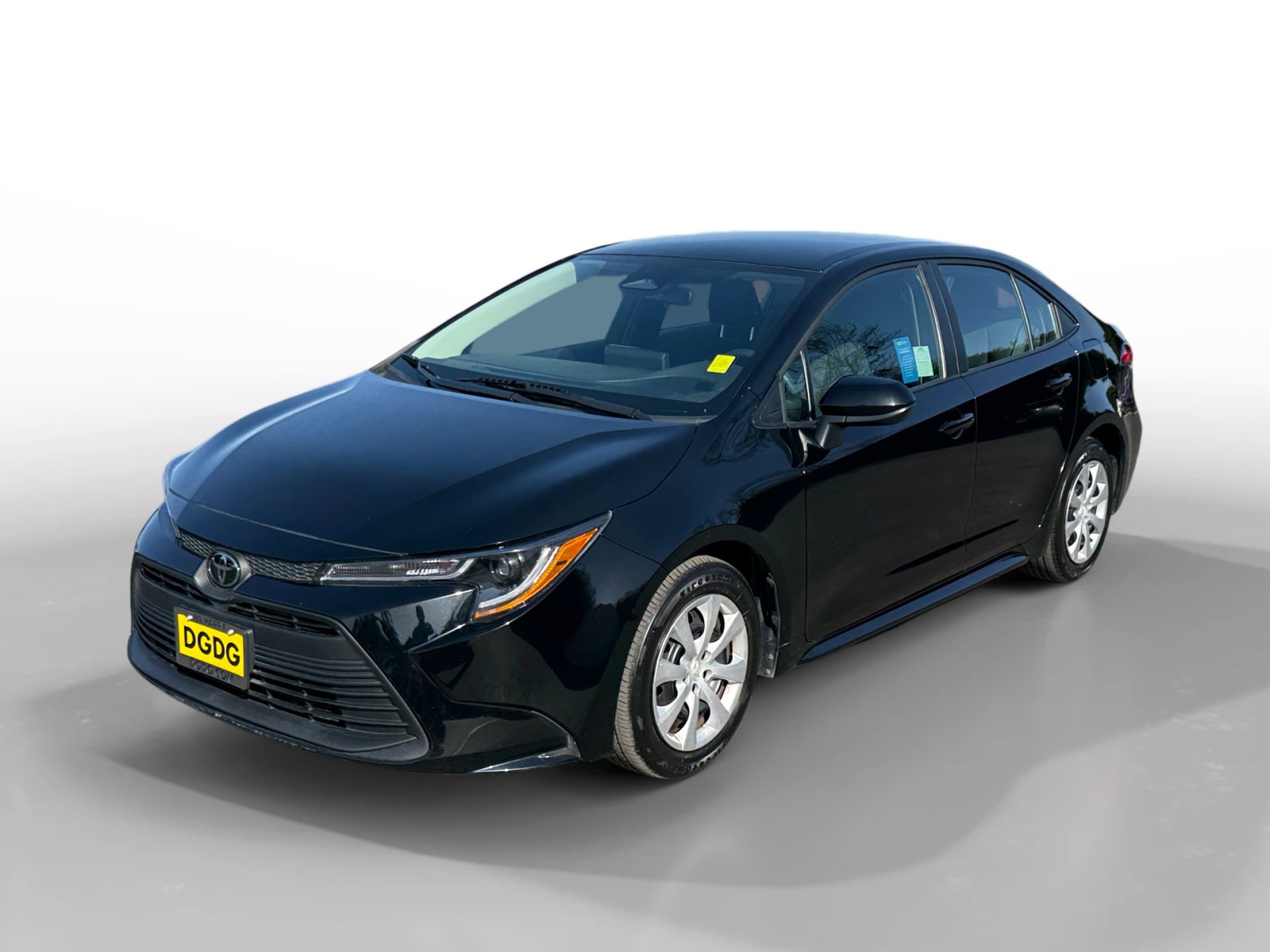 Used 2025 Toyota Corolla LE image 1