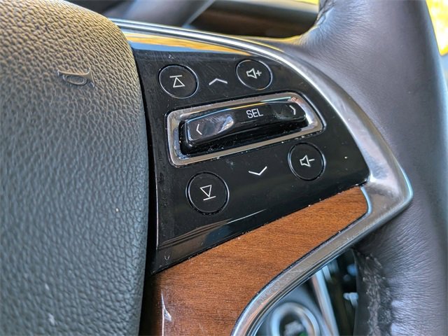 Used 2020 Cadillac Escalade Luxury image 12