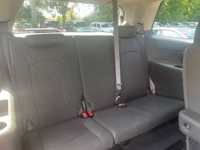 Used 2014 GMC Acadia SLE FWD image 14