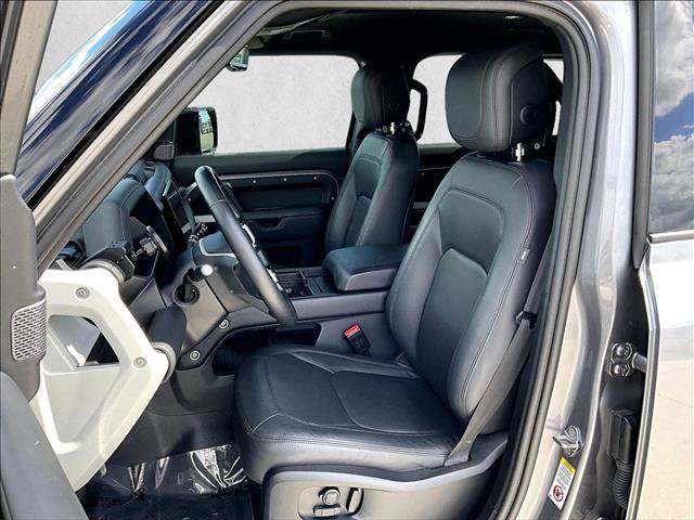 Used 2024 Land Rover Defender 110 SE image 27
