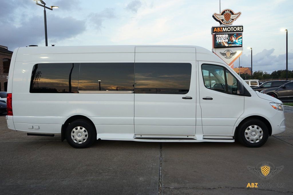 Used 2022 Mercedes-Benz Sprinter 3500 image 4
