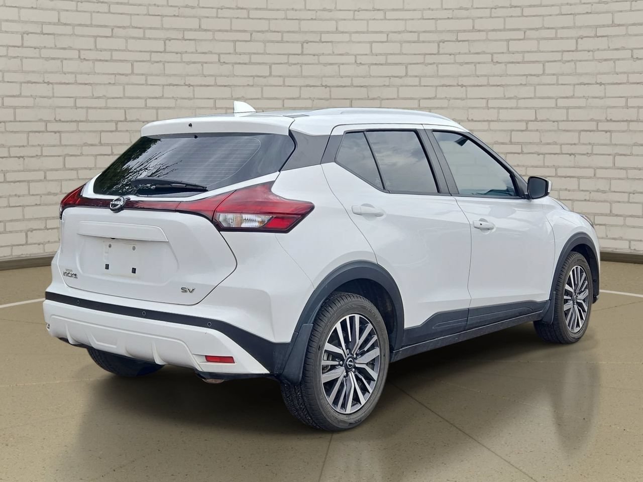 Certified 2024 Nissan Kicks SV FWD image 5