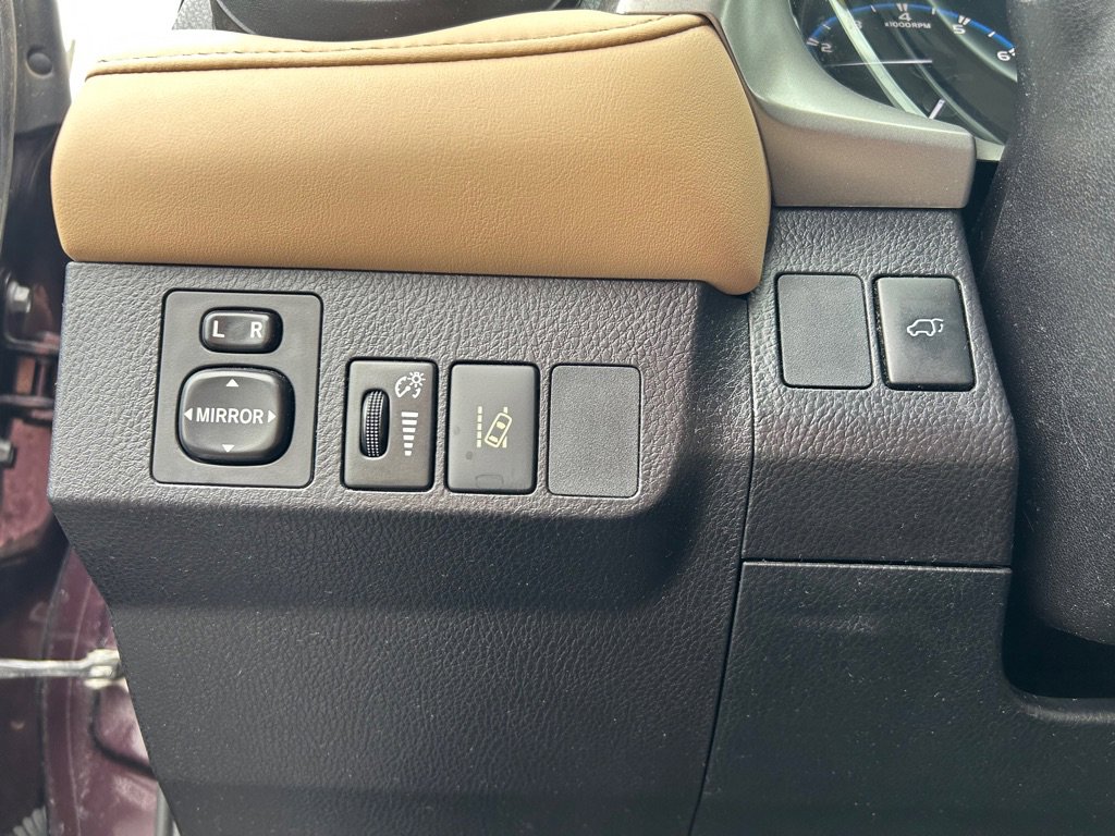 Used 2017 Toyota RAV4 XLE FWD image 14