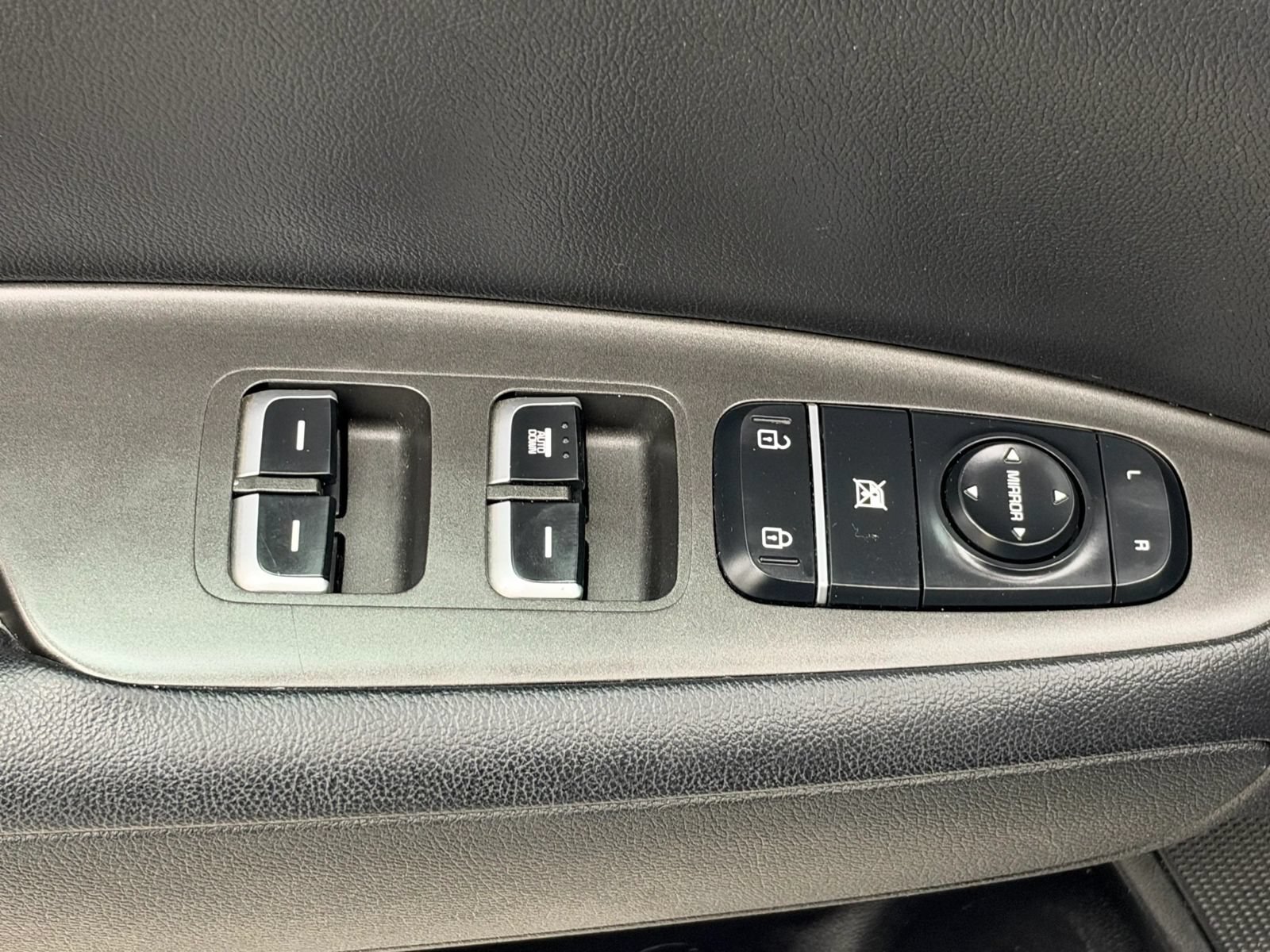 Used 2017 Kia Optima LX FWD image 24