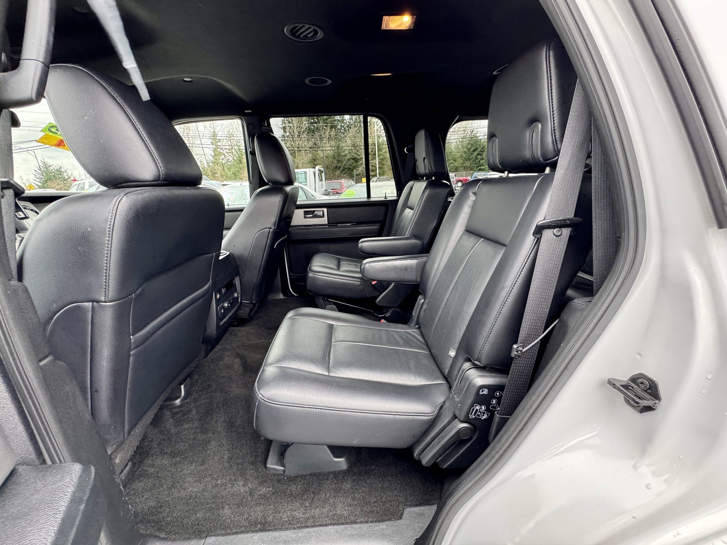 Used 2017 Ford Expedition Limited AWD/4WD image 12