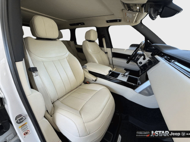 Used 2025 Land Rover Range Rover SE AWD/4WD image 12