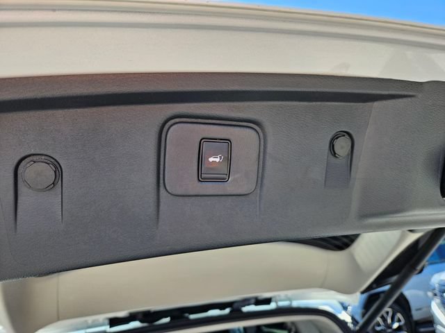 Used 2024 Nissan Murano SV AWD/4WD image 16