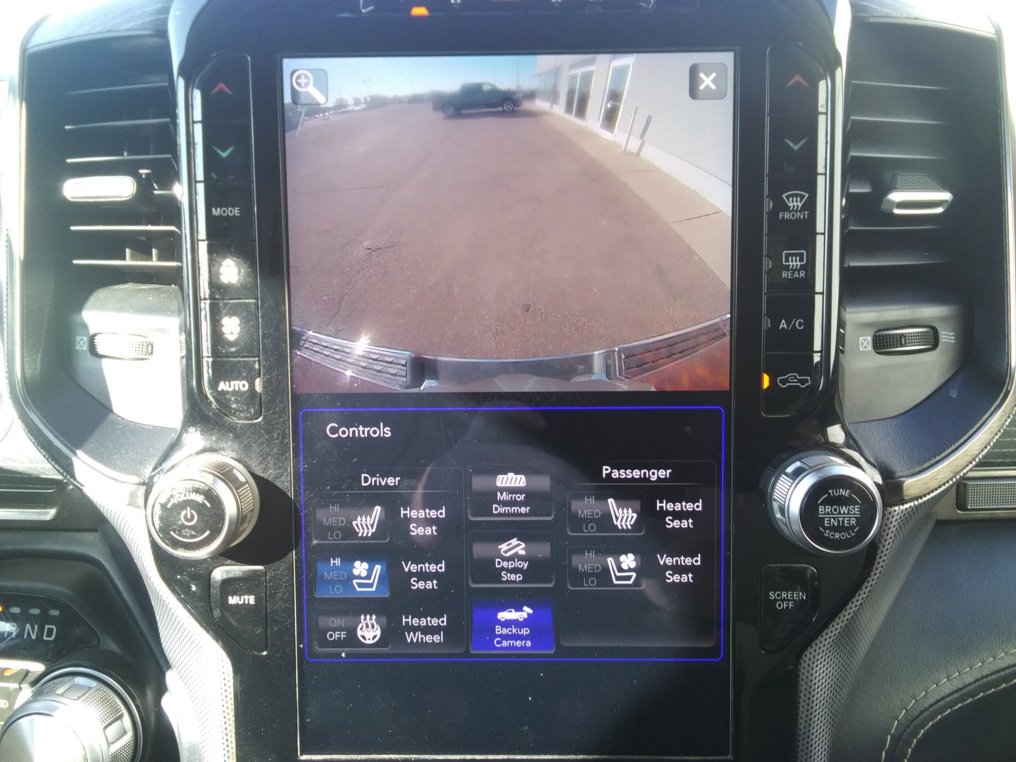 Used 2019 RAM 1500 Limited w/ Advanced Safety Group AWD/4WD image 27
