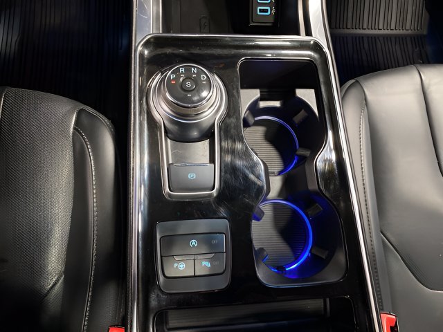Used 2019 Ford Edge Titanium w/ Equipment Group 301A AWD/4WD image 18
