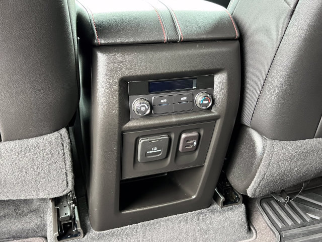 Used 2023 Chevrolet Traverse RS AWD/4WD image 38