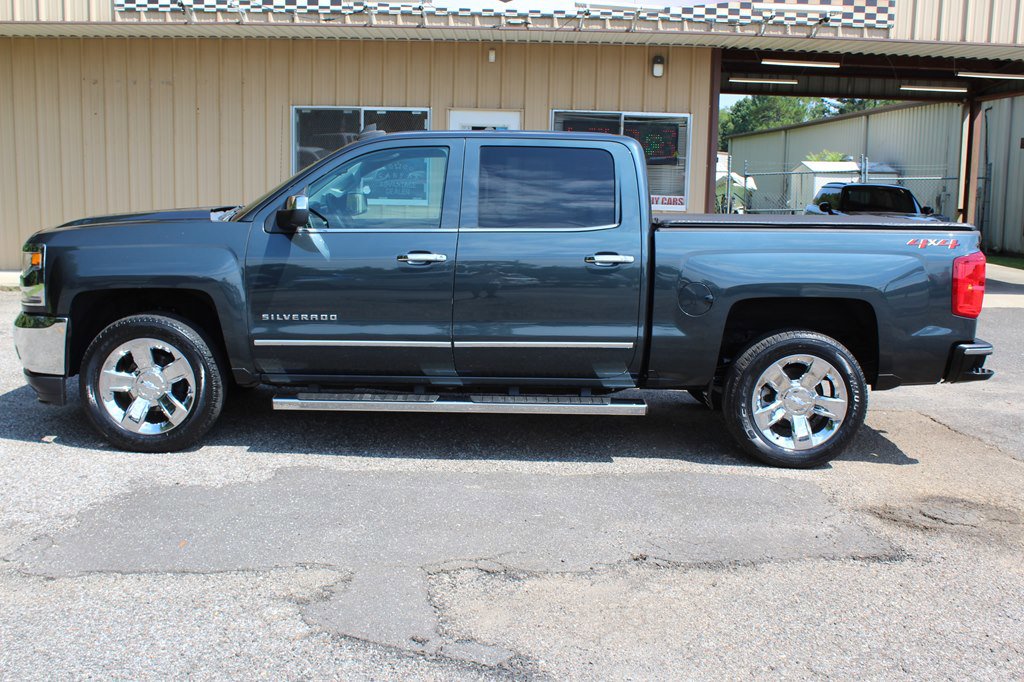 Used 2018 Chevrolet Silverado 1500 LTZ w/ Sport Package image 4