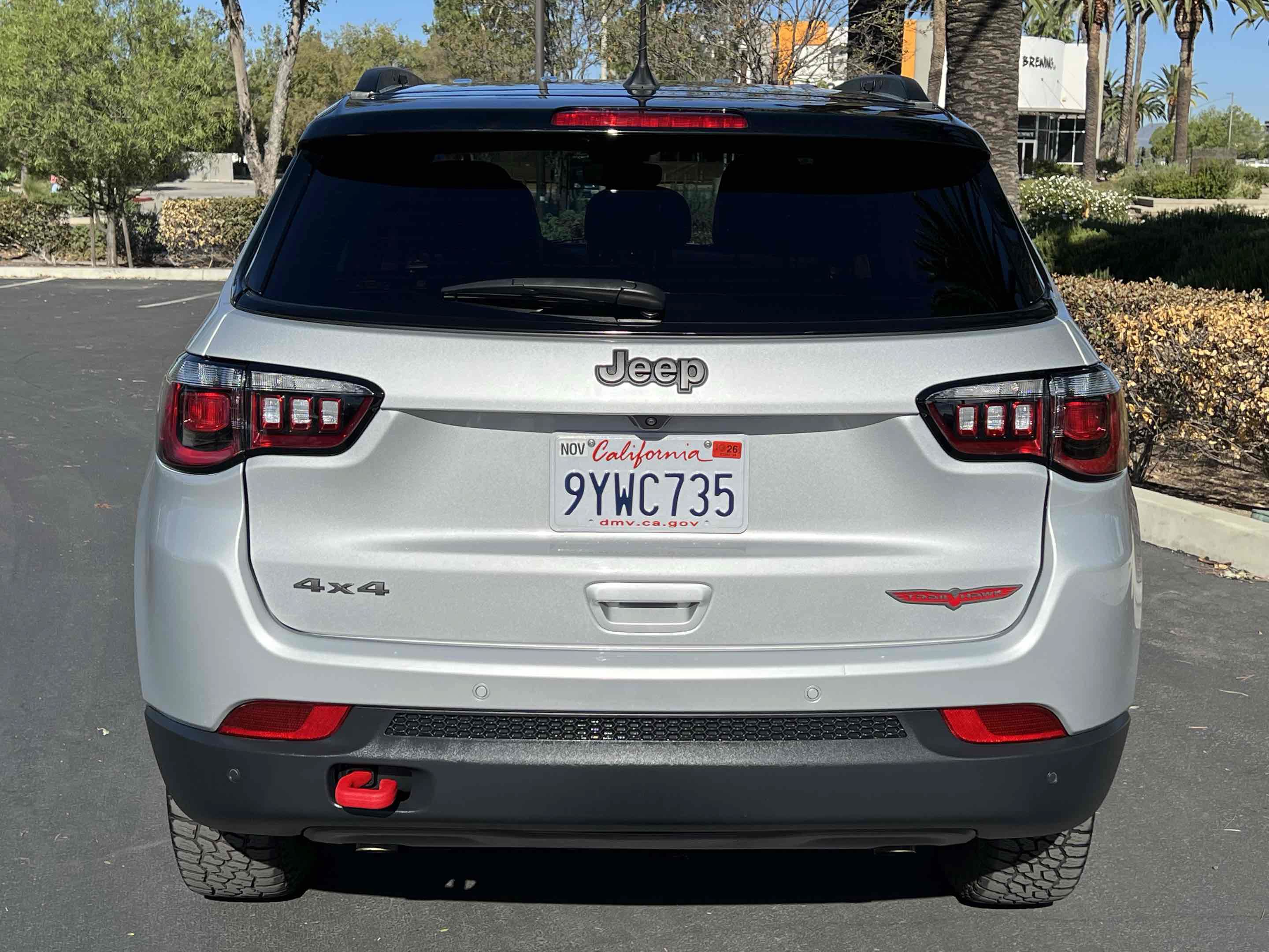 Used 2025 Jeep Compass Trailhawk AWD/4WD image 12