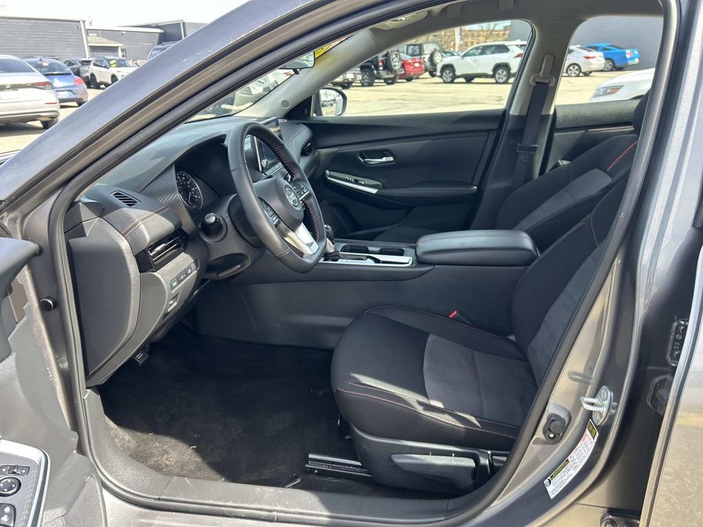 Certified 2023 Nissan Sentra SR FWD image 11
