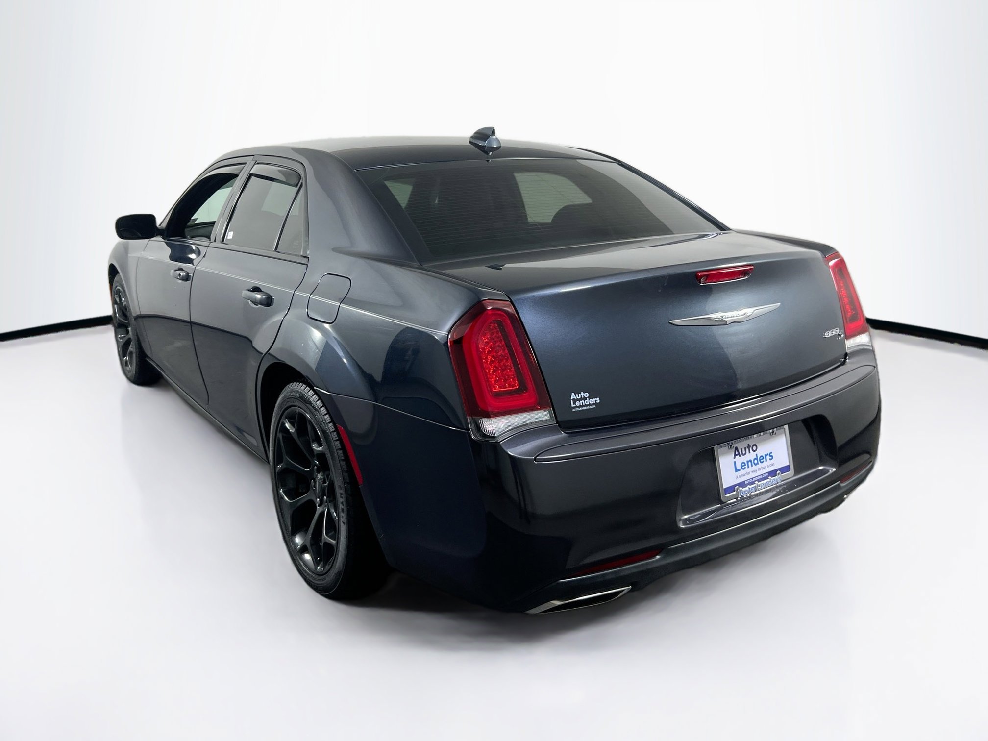 Used 2019 Chrysler 300 S image 7
