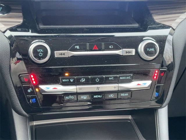 Used 2023 Ford Explorer Limited image 22