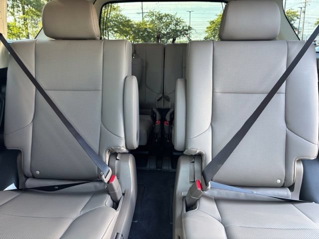 Used 2021 Lexus GX 460 Premium w/ Accessory Package AWD/4WD image 26