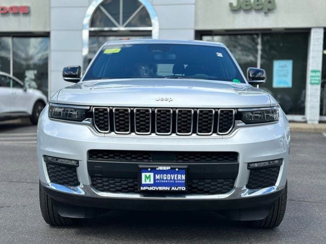 Used 2024 Jeep Grand Cherokee L Limited AWD/4WD image 9