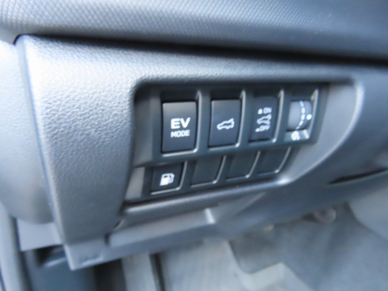 Used 2025 Subaru Forester Limited w/ Popular Package image 13