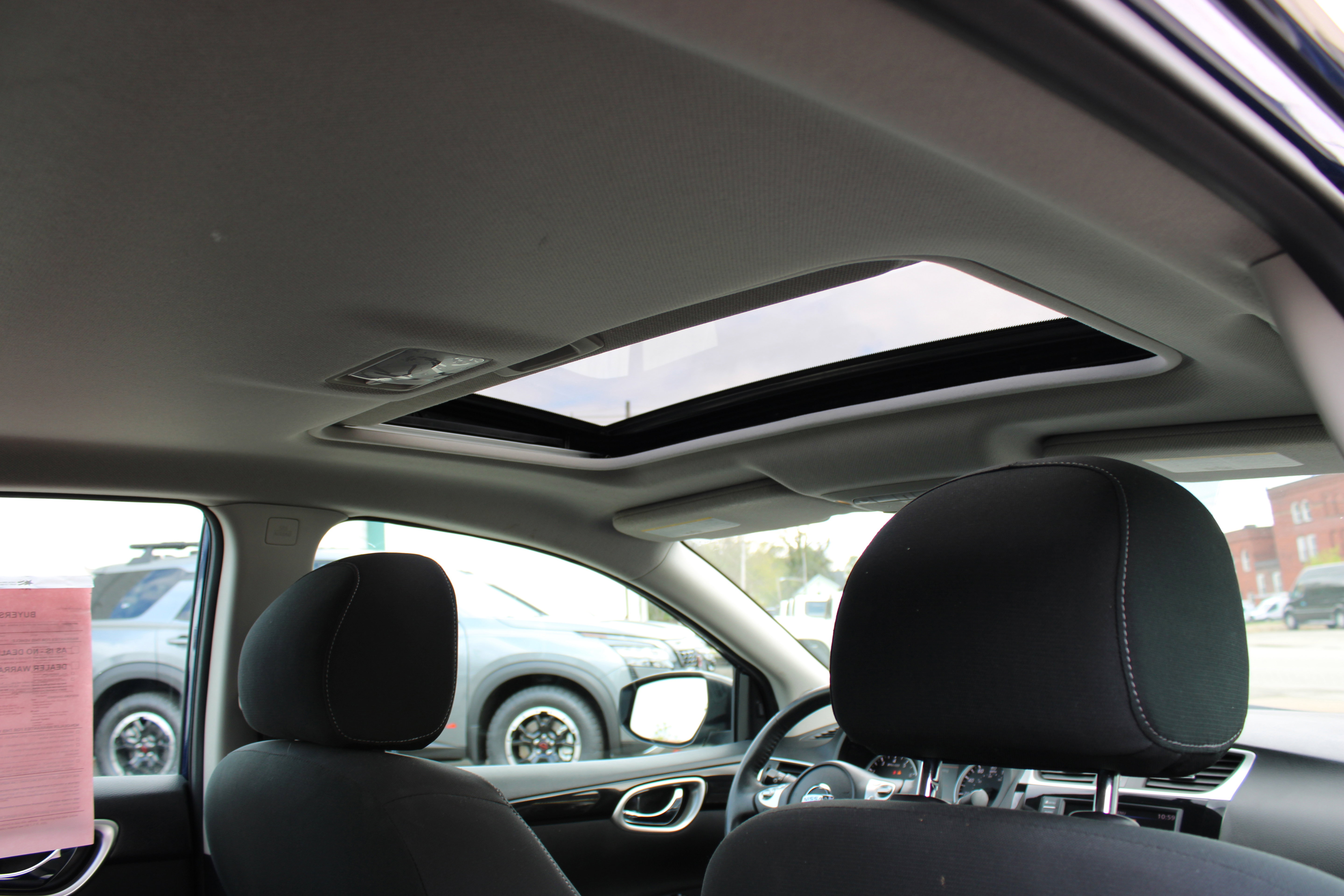 Used 2019 Nissan Sentra SV w/ Special Edition Package FWD image 11