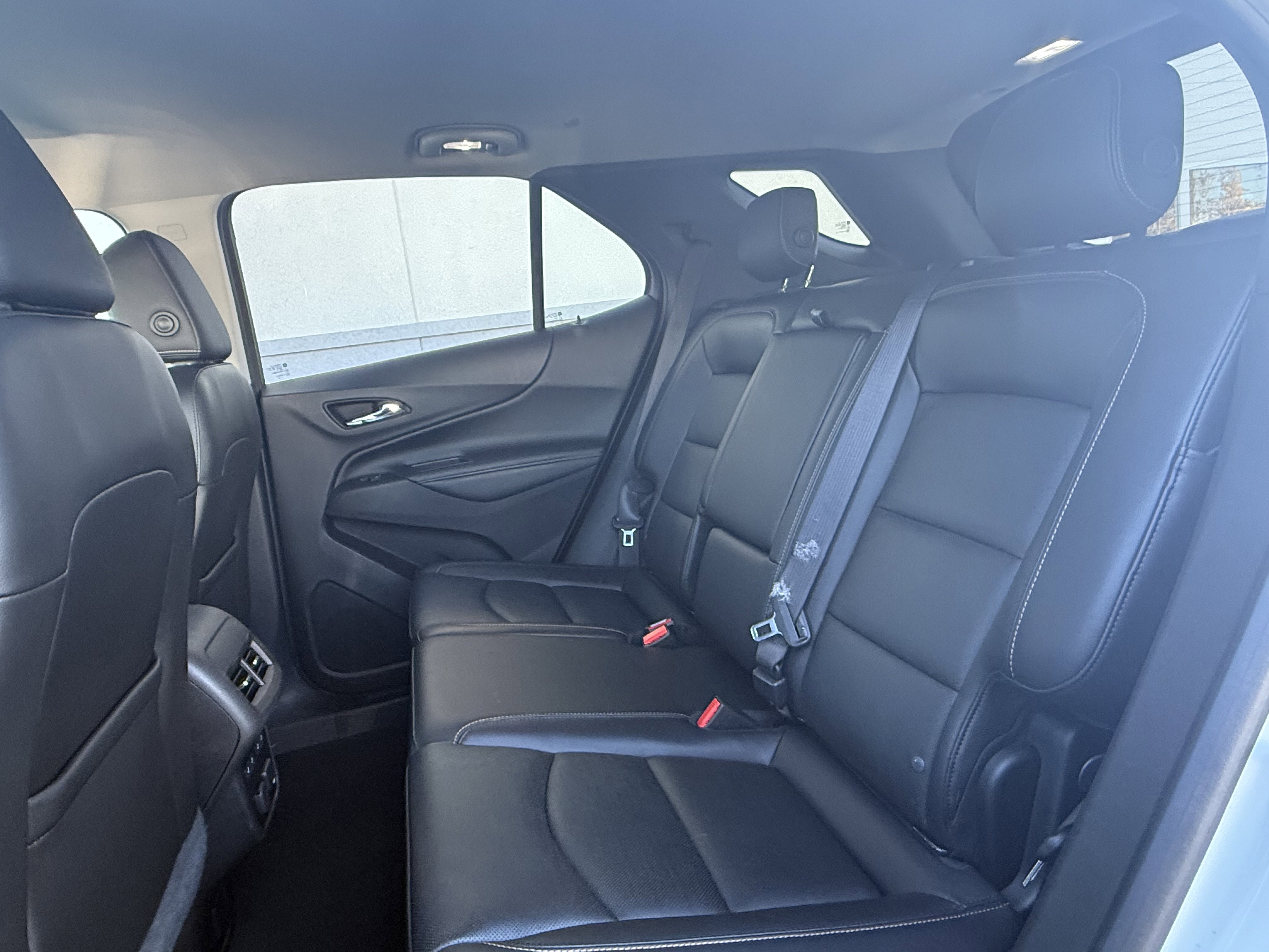 Used 2018 Chevrolet Equinox Premier image 21