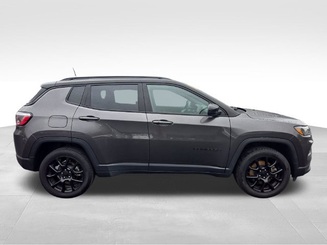 Used 2023 Jeep Compass Latitude AWD/4WD image 8