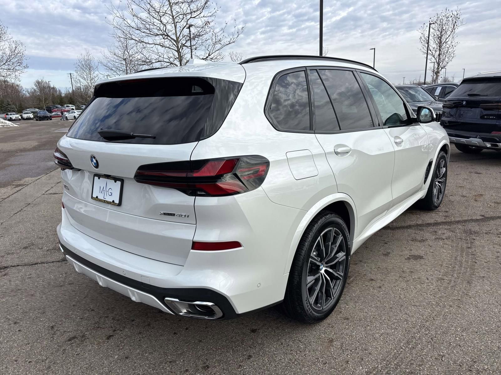 New 2026 BMW X5 xDrive40i w/ M Sport Package AWD/4WD image 7