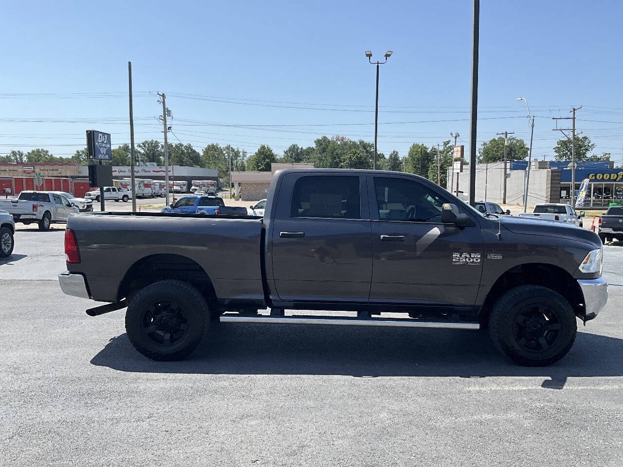 Used 2017 RAM 2500 Tradesman w/ Chrome Appearance Group AWD/4WD image 6