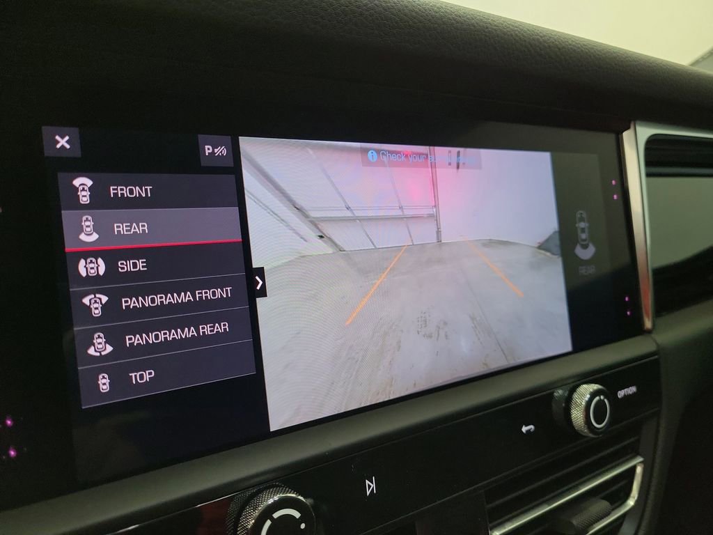 Used 2025 Porsche Macan image 28