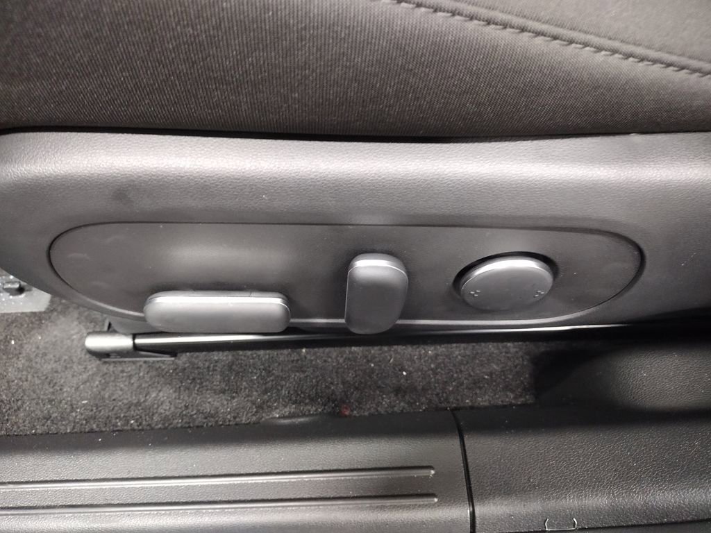 New 2026 Hyundai Ioniq 5 SE image 18