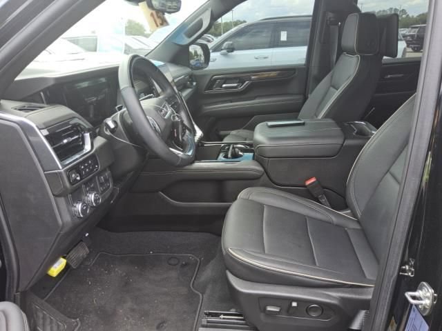 Used 2025 GMC Yukon XL Elevation w/ Elevation Premium Package RWD image 6