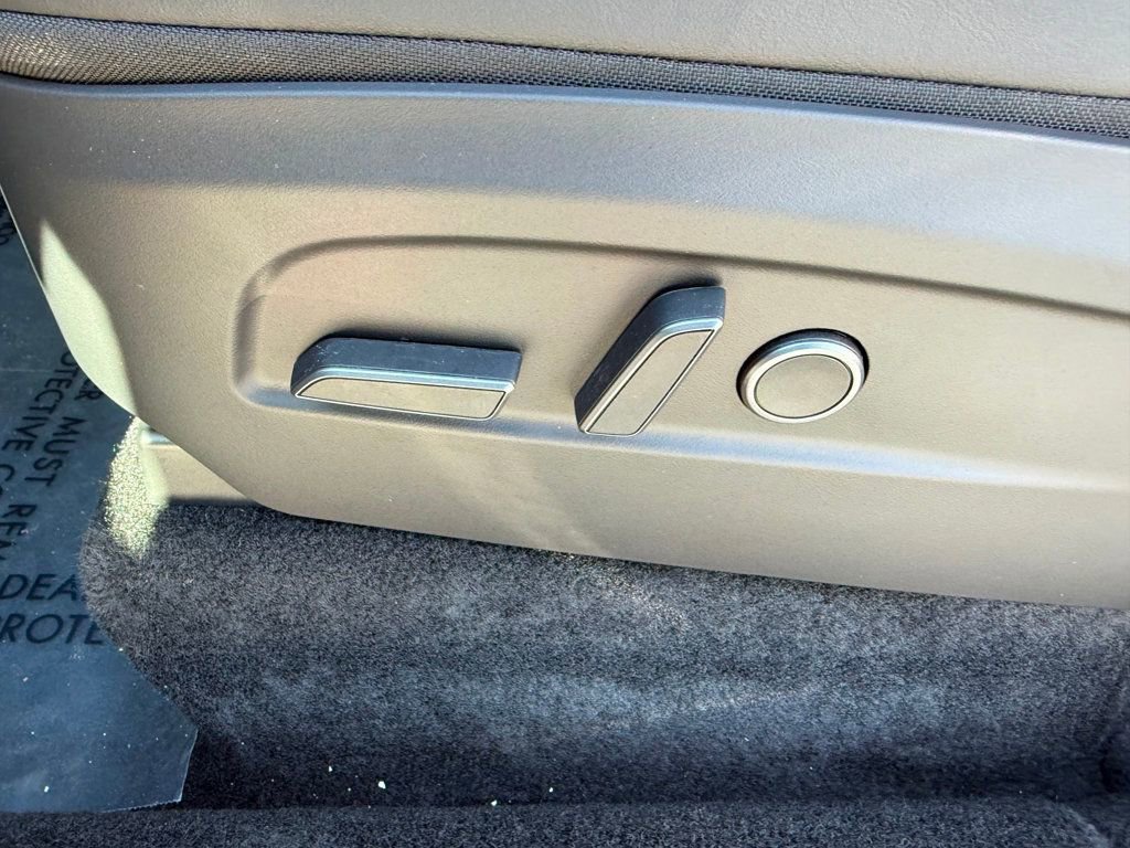 Used 2026 Tesla Model Y 2WD image 11