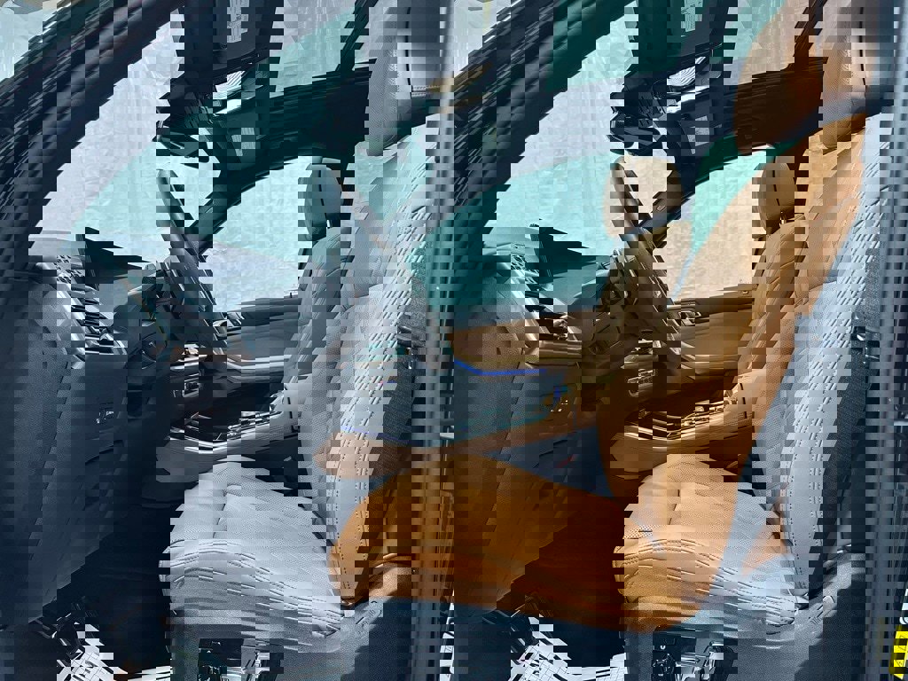 Used 2026 BMW X5 xDrive50e image 14