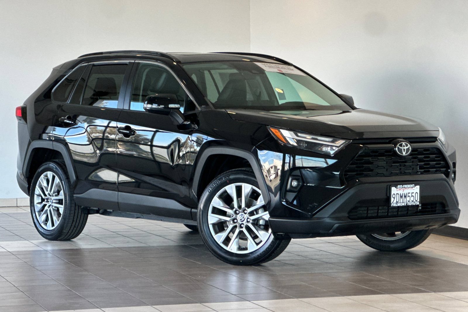 Certified 2022 Toyota RAV4 XLE Premium AWD/4WD image 2