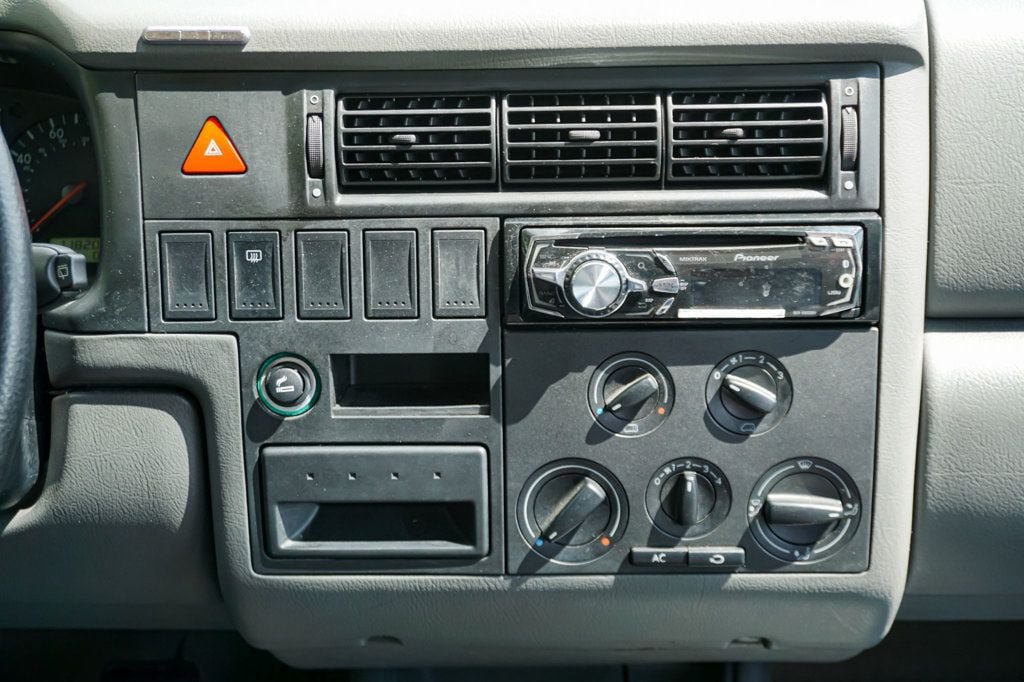 Used 2000 Volkswagen Eurovan Camper FWD image 44