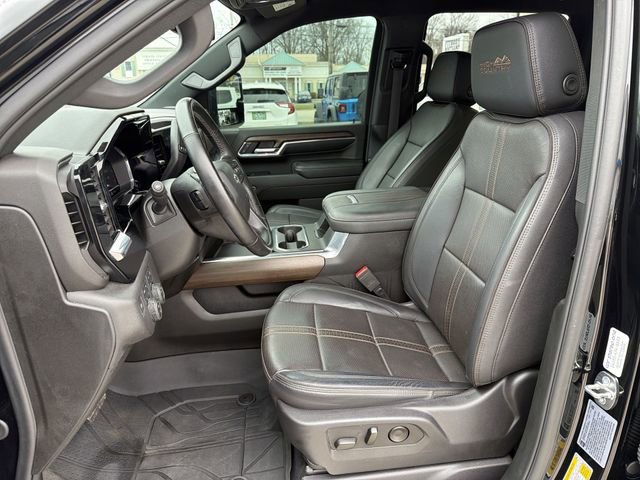 Certified 2024 Chevrolet Silverado 2500 High Country w/ Midnight Edition image 13