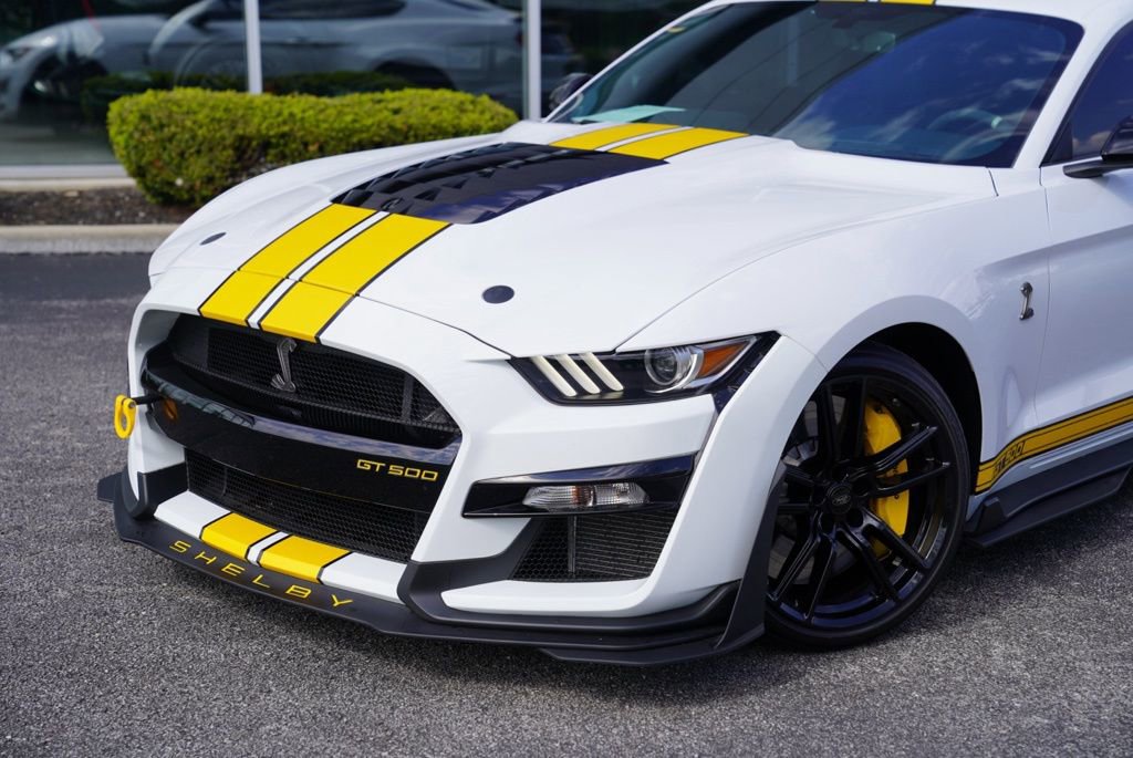 Used 2022 Ford Mustang Shelby GT500 w/ Technology Package RWD image 3