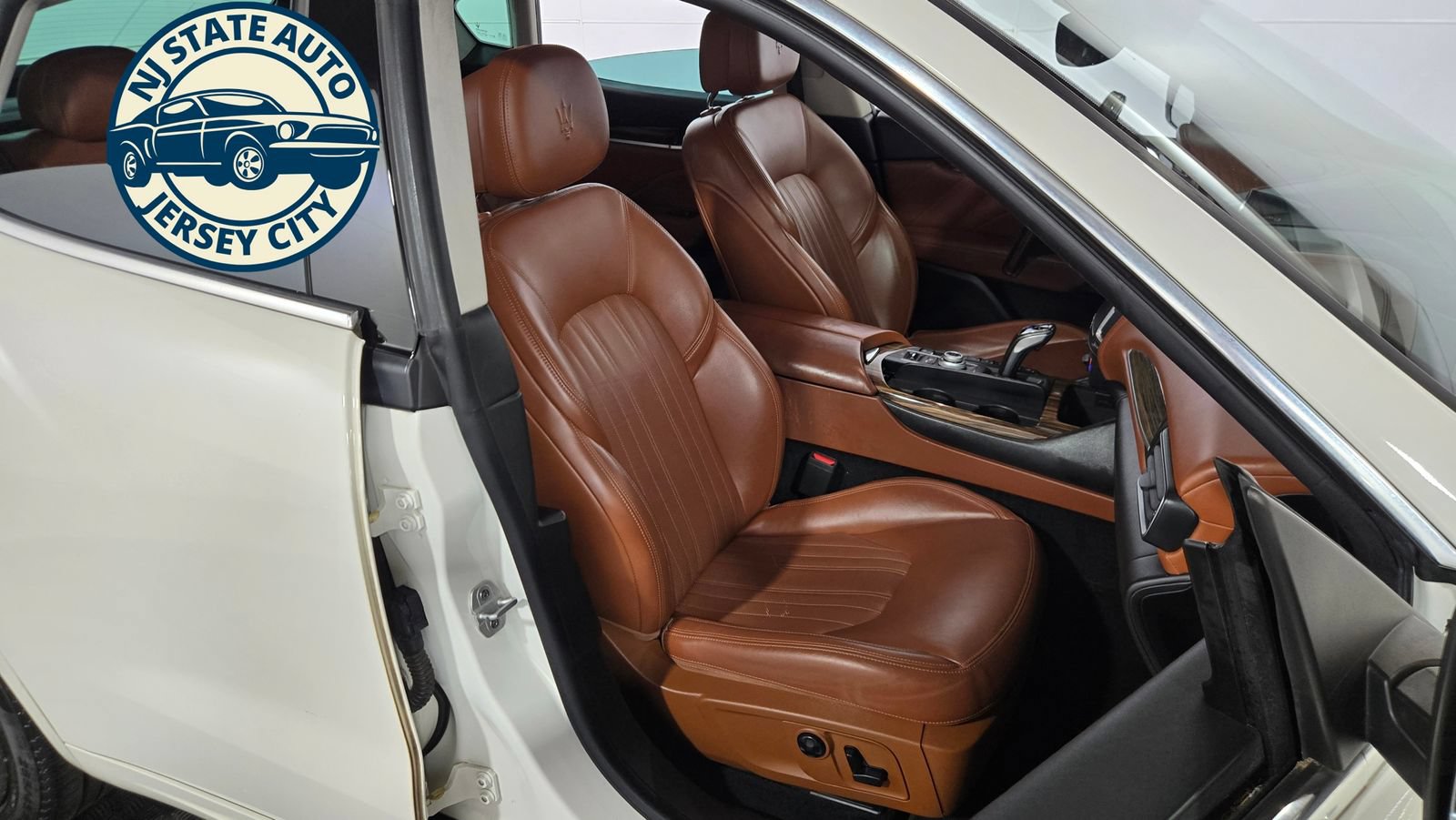 Used 2019 Maserati Levante GranLusso AWD/4WD image 41