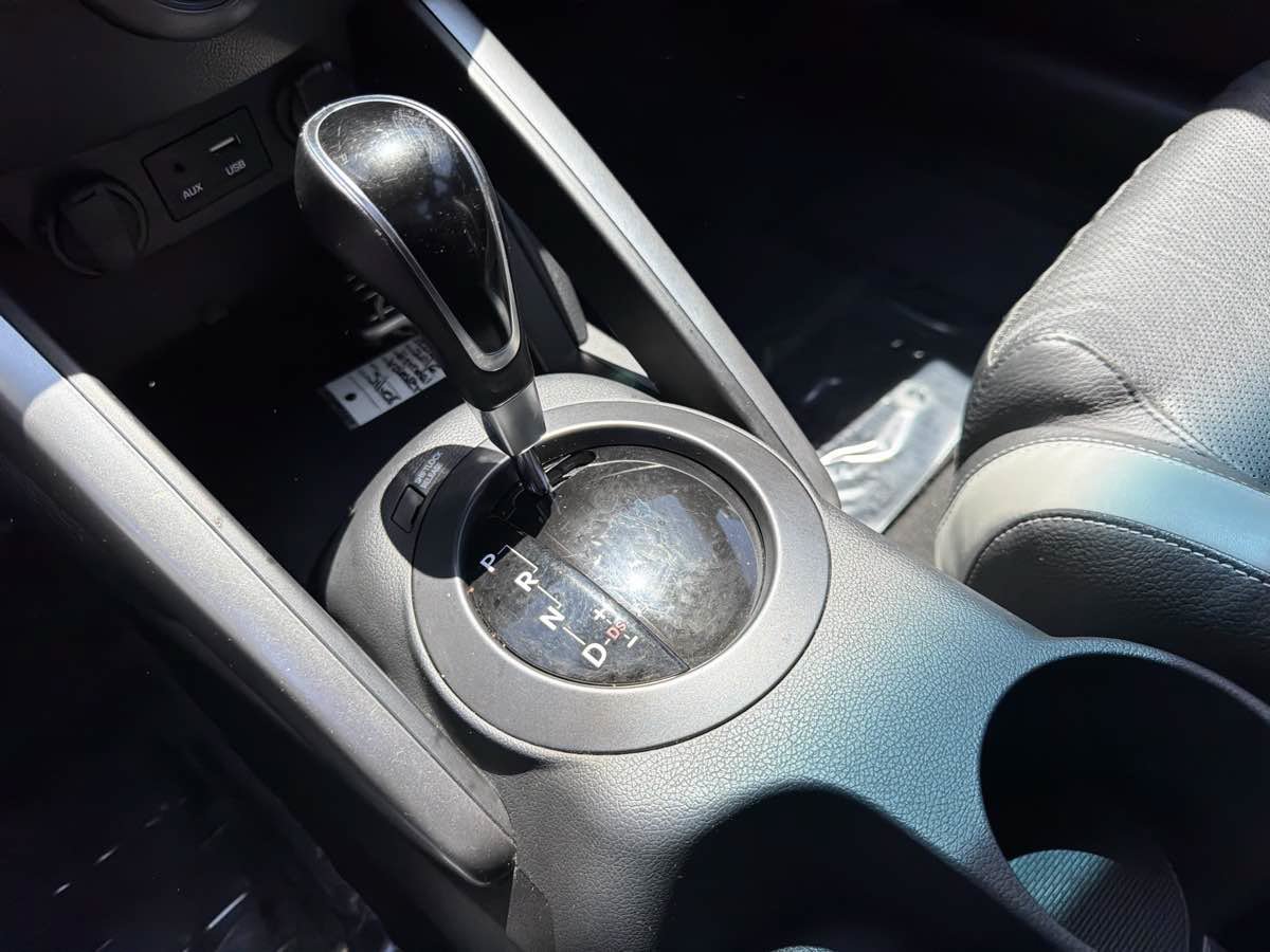 Used 2016 Hyundai Veloster Turbo FWD image 23