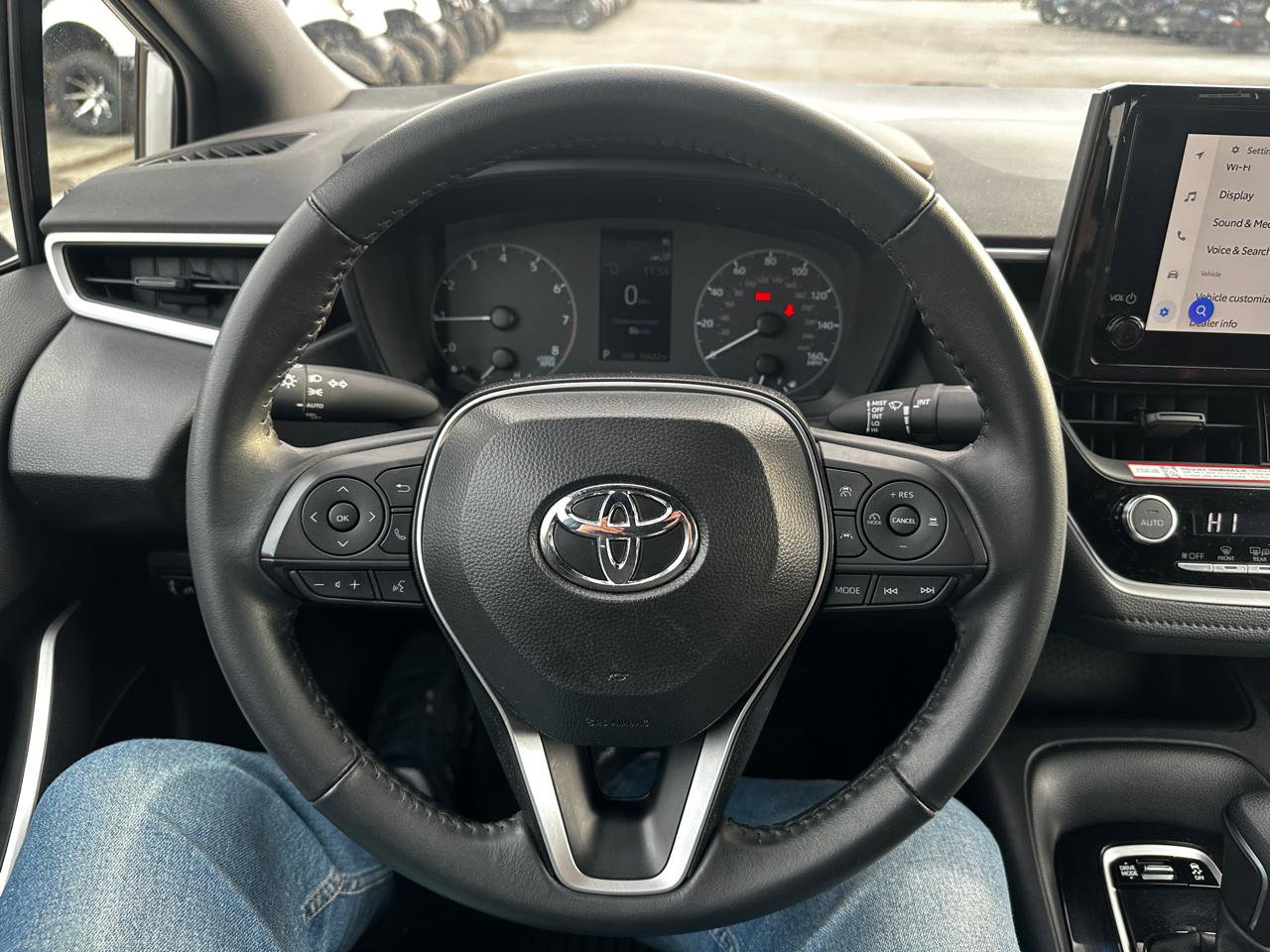 Used 2025 Toyota Corolla SE w/ Convenience Package image 11