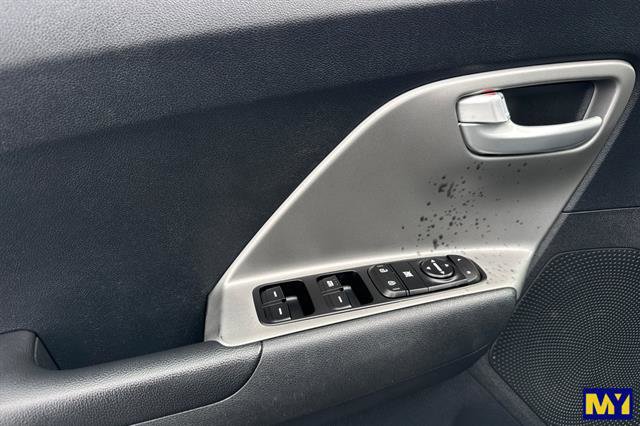 Used 2019 Kia Niro LX image 11