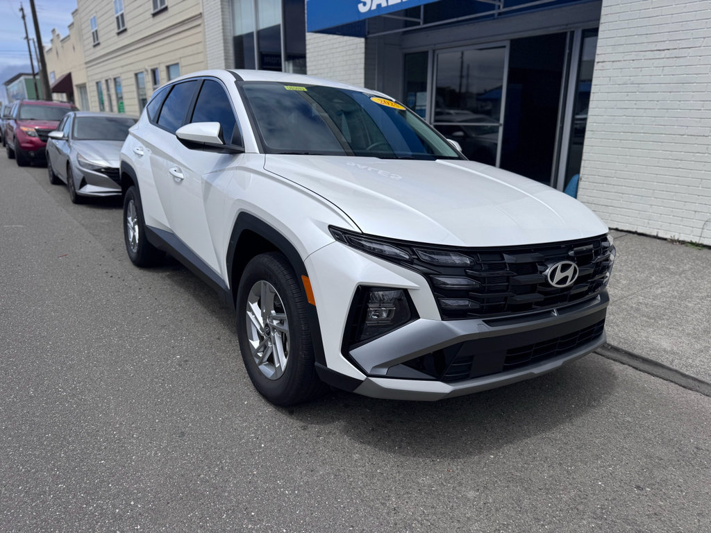 Used 2025 Hyundai Tucson SE