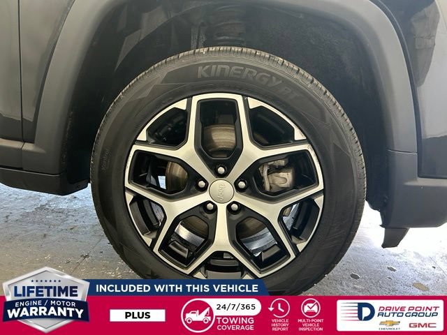 Used 2024 Jeep Compass Latitude AWD/4WD image 11