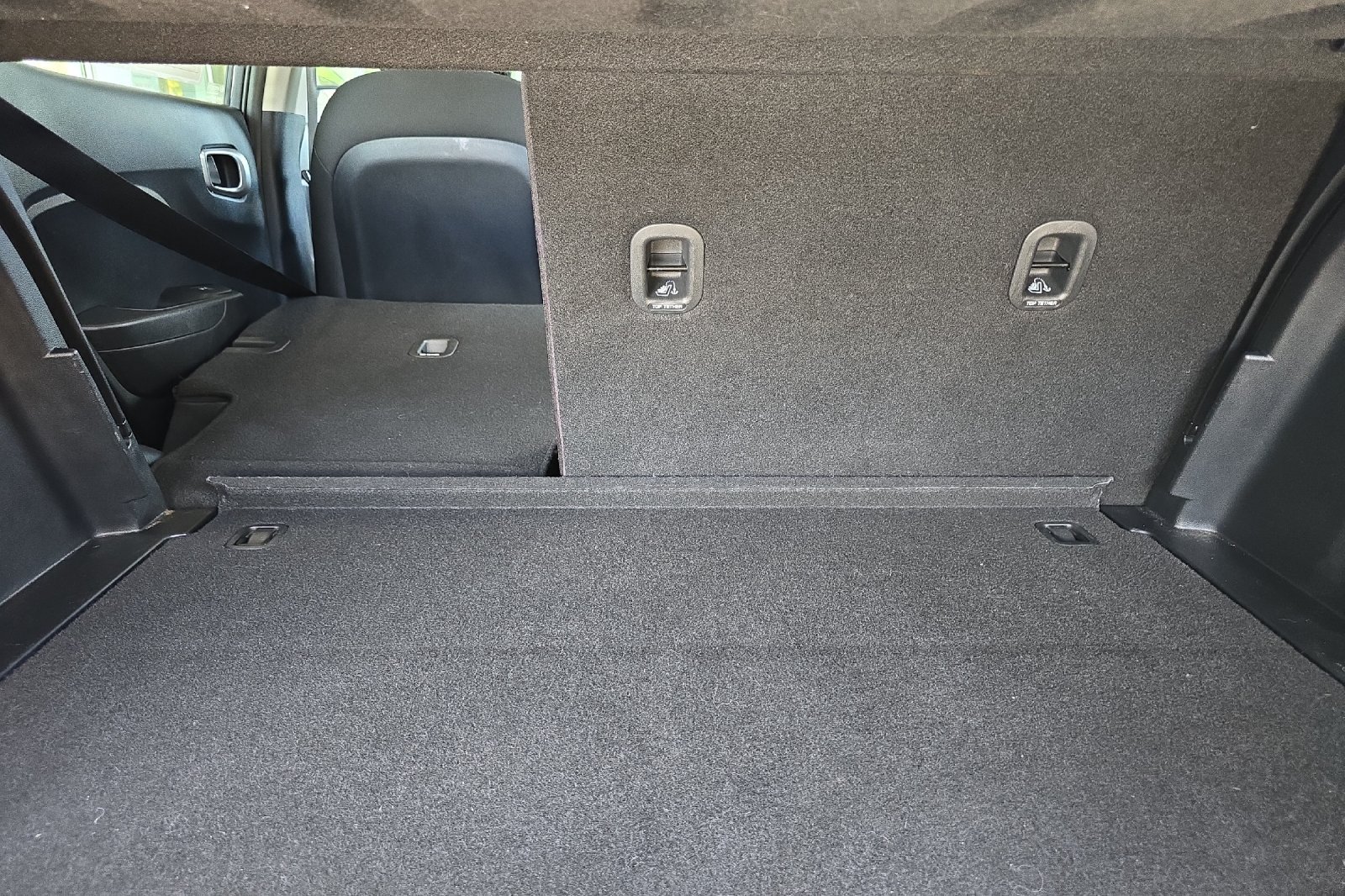 Used 2025 Hyundai Venue SEL FWD image 15